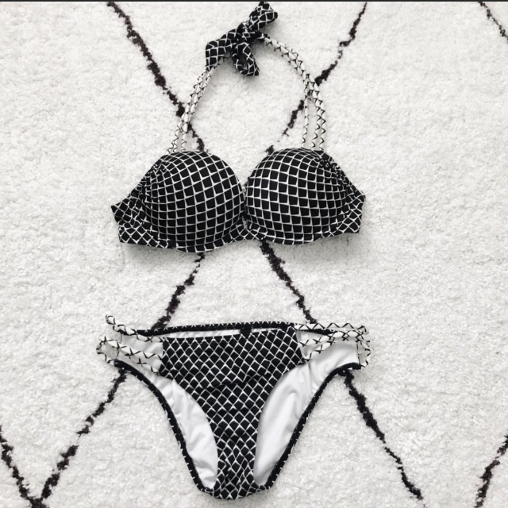 Victoria’s Secret Bombshell bikini set